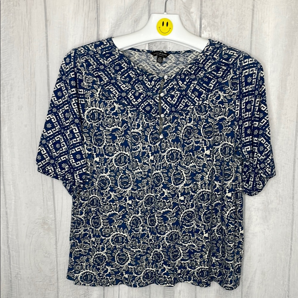 Lucky Brand top. Navy Blue Patterned Women's Top.